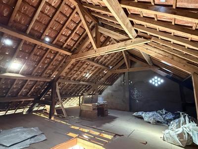 Maison - 1 050 m² - 12 pièces