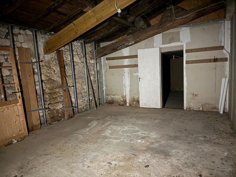 Maison - 252 m² - 11 pièces