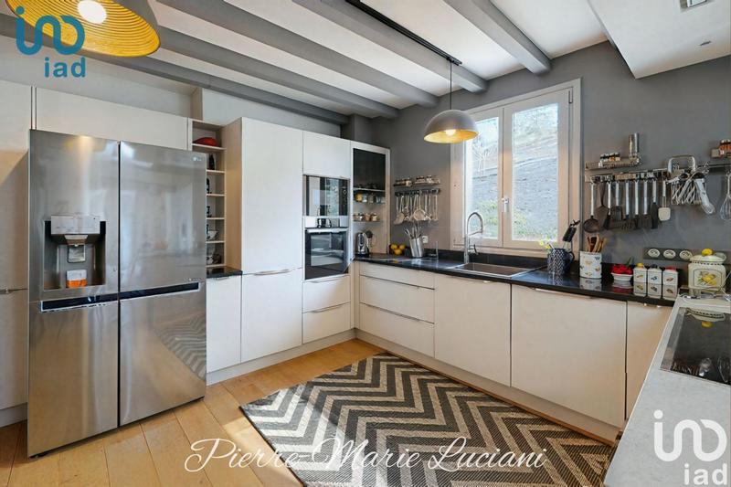 Maison - 185 m² - 6 pièces