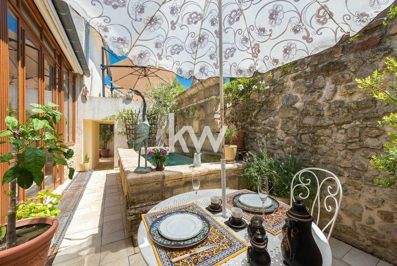 Maison - 360 m² - 8 pièces