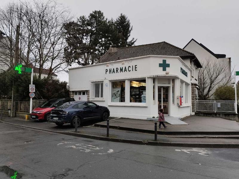 Local commercial - 126 m² - 4 pièces