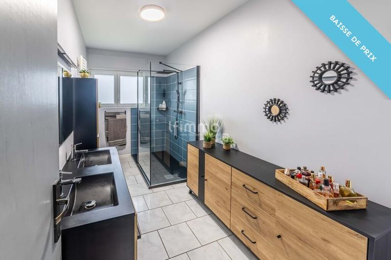 Maison - 99 m² - 5 pièces