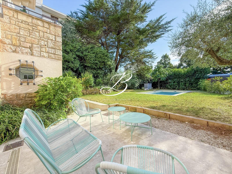 Villa - 258 m² - 10 pièces