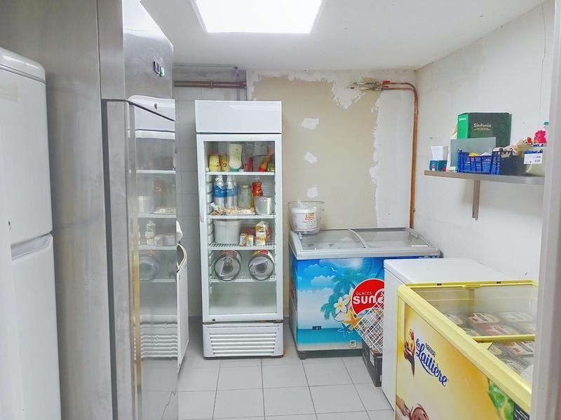 Local commercial - 262 m² - 13 pièces