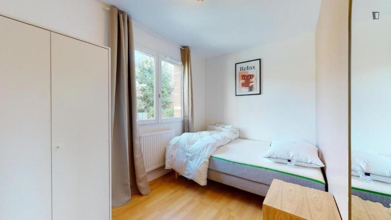 Chambre - 9 m² - 6 pièces