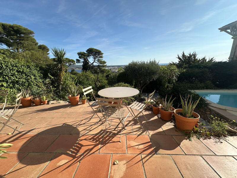 Maison - 99 m² - 5 pièces