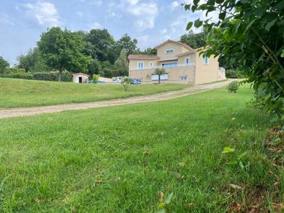 Maison d'architecte - 225 m² - 8 pièces