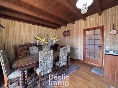 Maison - 165 m² - 9 pièces