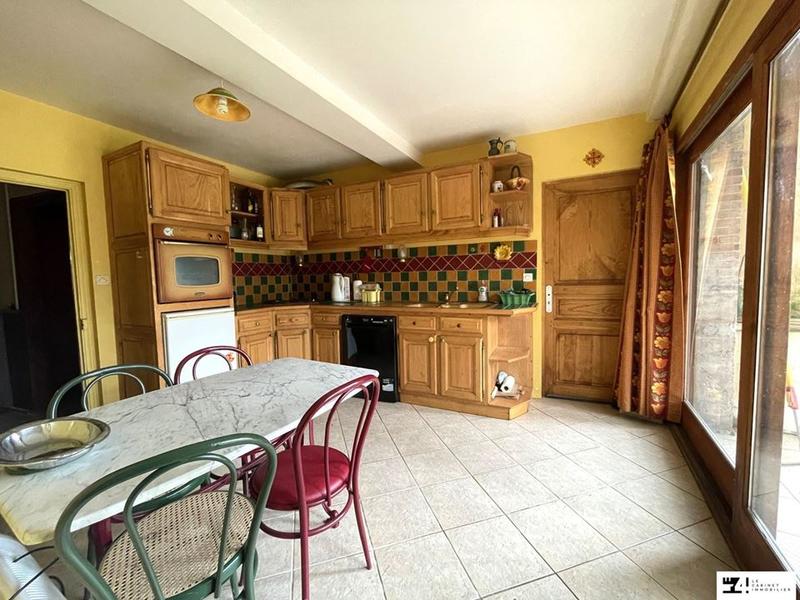 Maison traditionnelle - 177 m² - 7 pièces