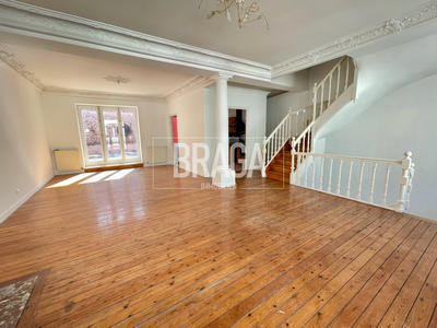 Maison - 227 m² - 7 pièces