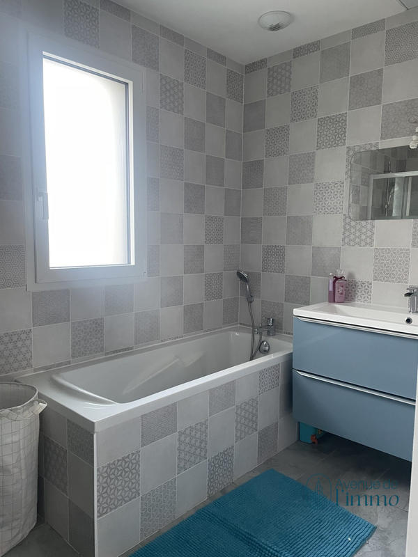 Maison contemporaine - 137 m² - 6 pièces