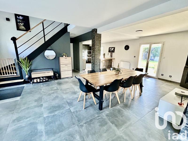 Maison - 210 m² - 7 pièces