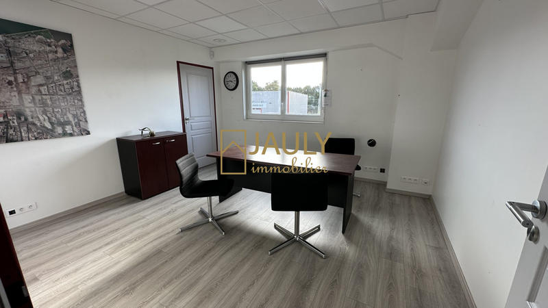 Bureau - 70 m² - 5 pièces