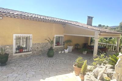 Maison - 180 m² - 5 pièces