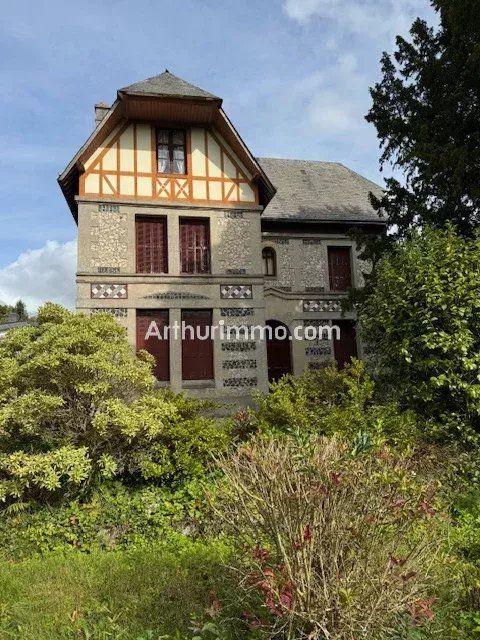 Maison - 186 m² - 9 pièces