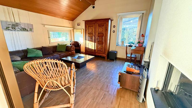 Maison - 225 m² - 8 pièces