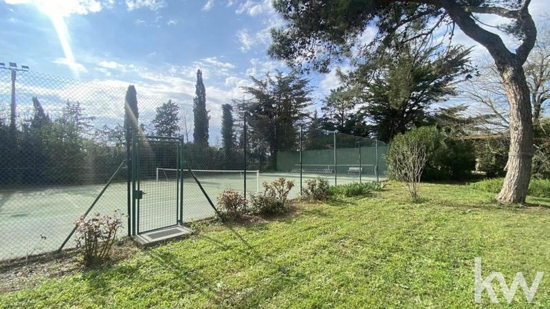 Propriété - 260 m² - 7 pièces