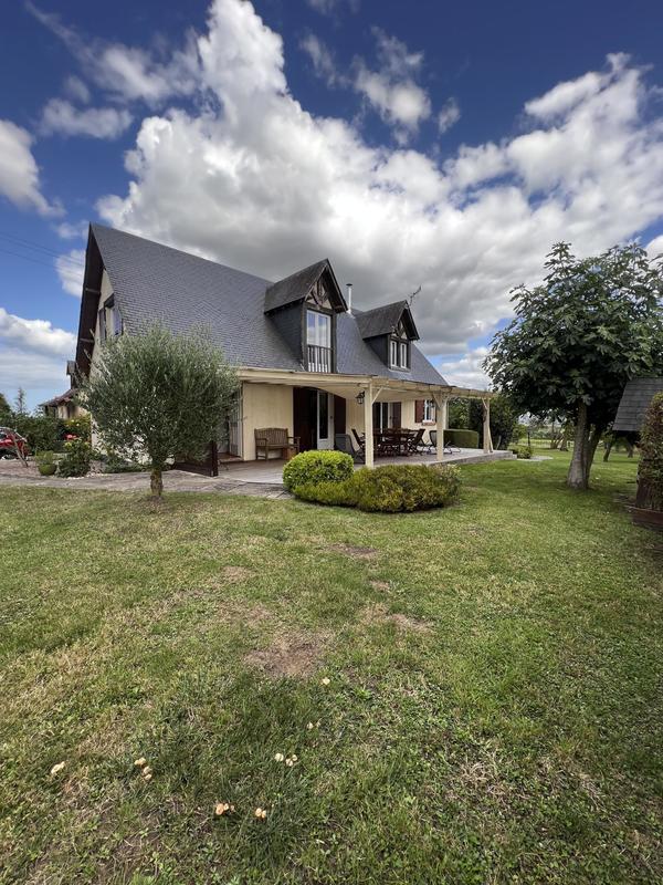 Maison traditionnelle - 144 m² - 7 pièces