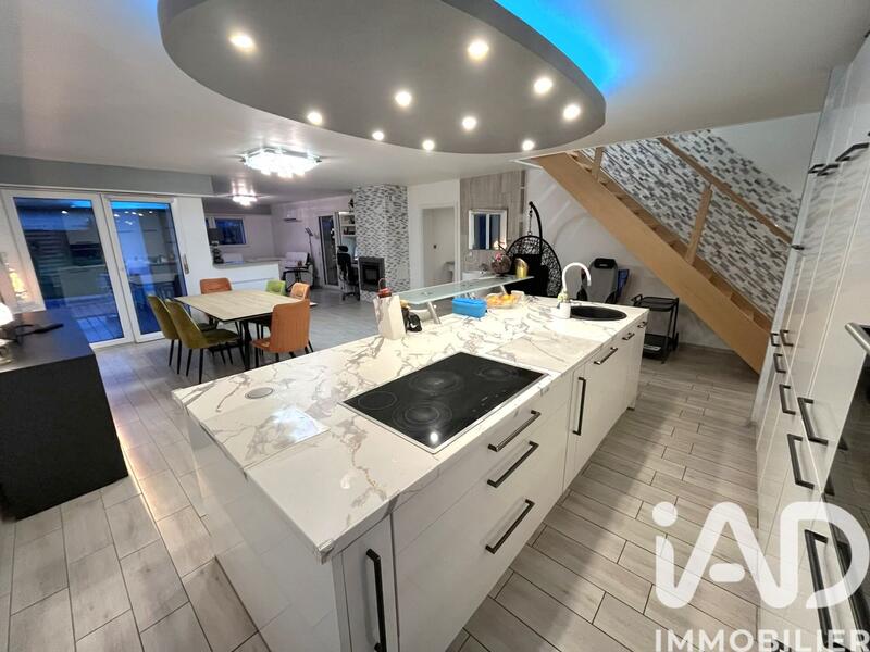 Maison de ville - 188 m² - 9 pièces