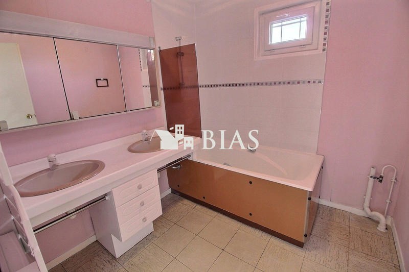 Maison - 152 m² - 6 pièces