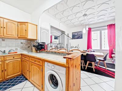 Appartement - 160 m² - 8 pièces