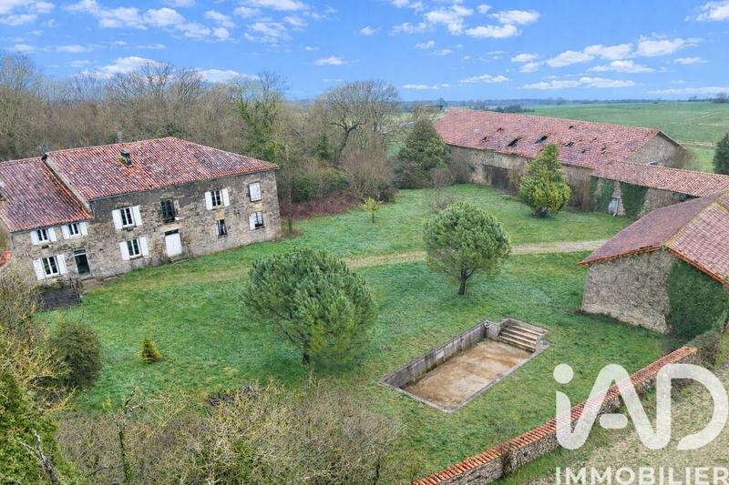 Maison - 177 m² - 8 pièces