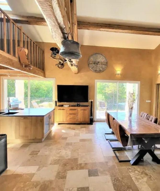 Propriété - 220 m² - 6 pièces