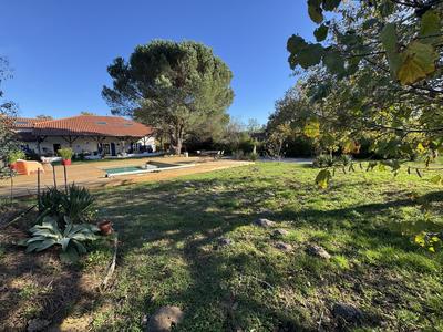 Maison - 250 m² - 6 pièces