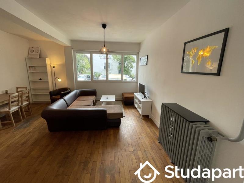 Chambre - 70 m² - 1 pièce