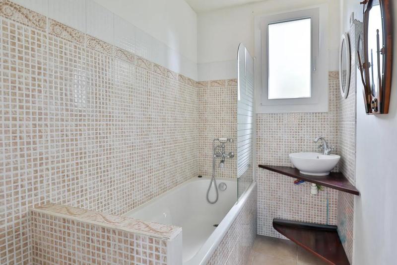 Maison - 209 m² - 9 pièces