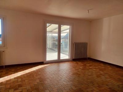 Maison - 90 m² - 6 pièces