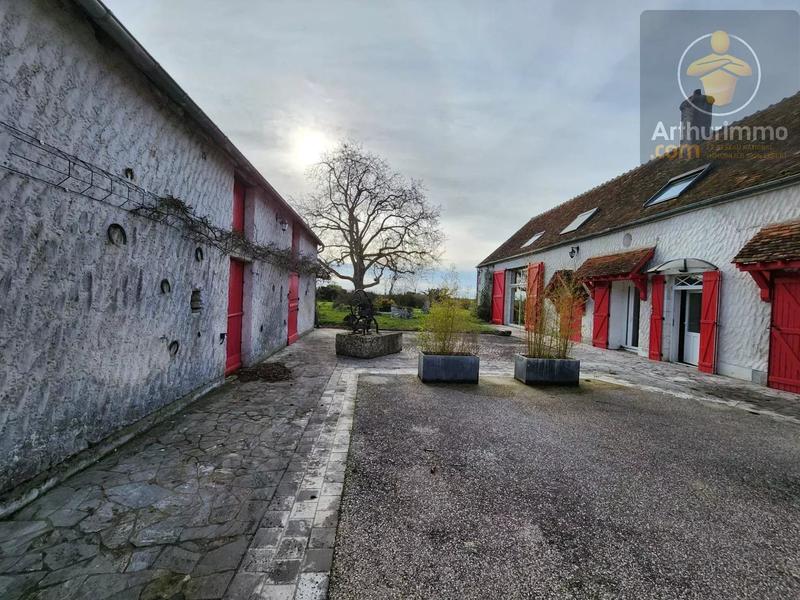 Maison - 286 m² - 9 pièces