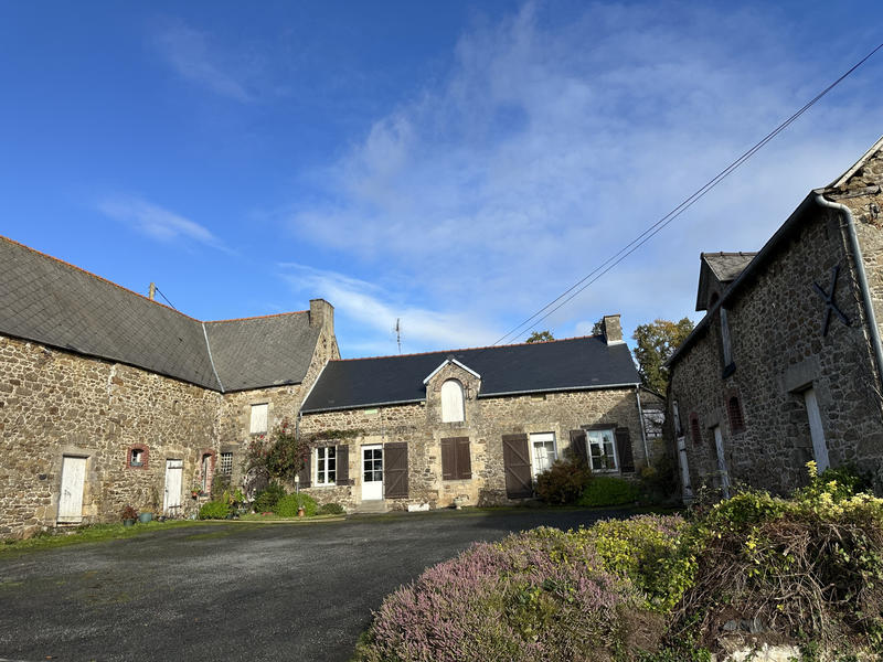 Propriété - 85 m² - 5 pièces