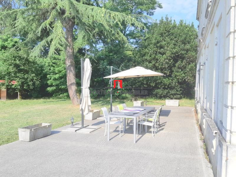 Maison - 243 m² - 10 pièces