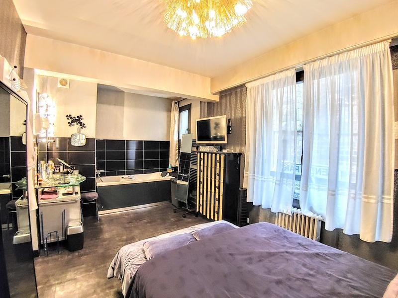 Appartement - 160 m² - 6 pièces