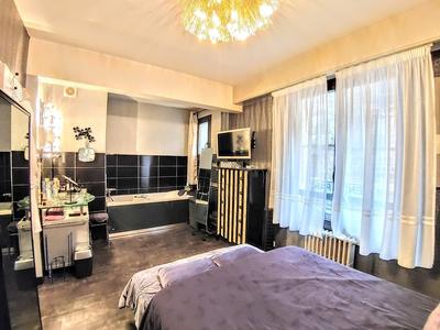 Appartement - 160 m² - 6 pièces