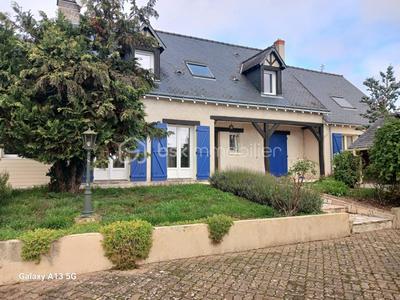 Demeure - 271 m² - 8 pièces