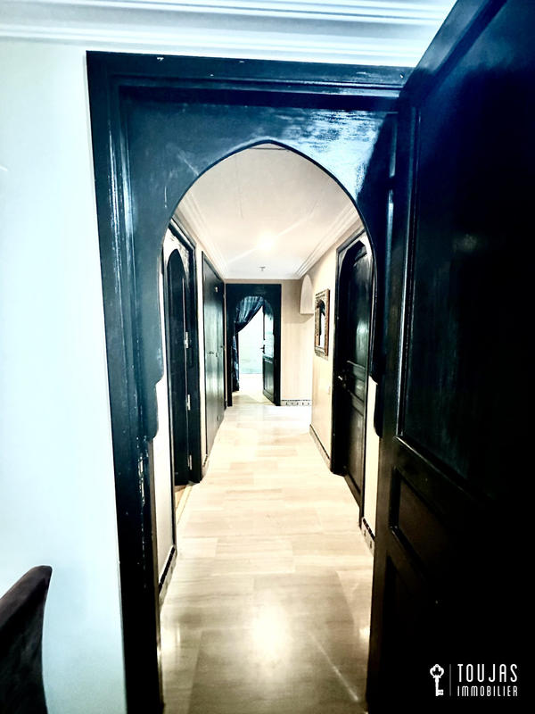 Appartement - 240 m² - 7 pièces