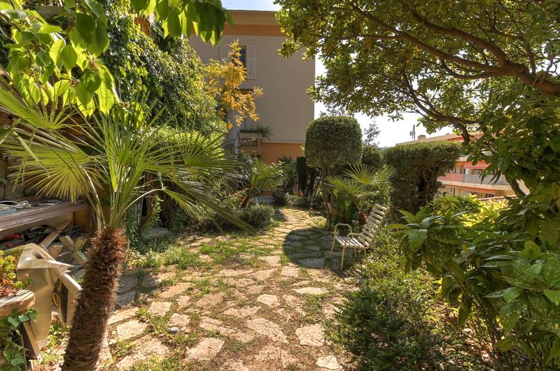 Maison - 255 m² - 6 pièces