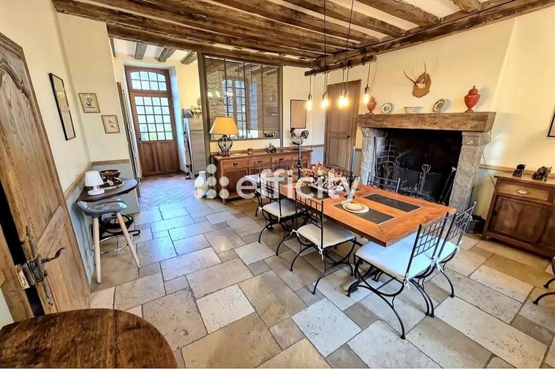 Maison - 230 m² - 9 pièces