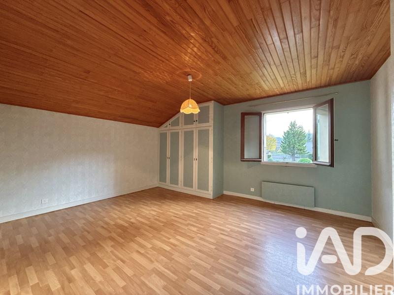 Maison - 210 m² - 7 pièces