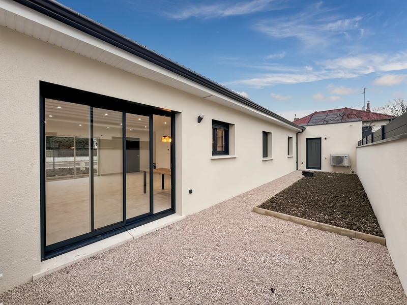 Maison - 95 m² - 4 pièces