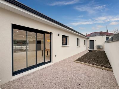 Maison - 95 m² - 4 pièces