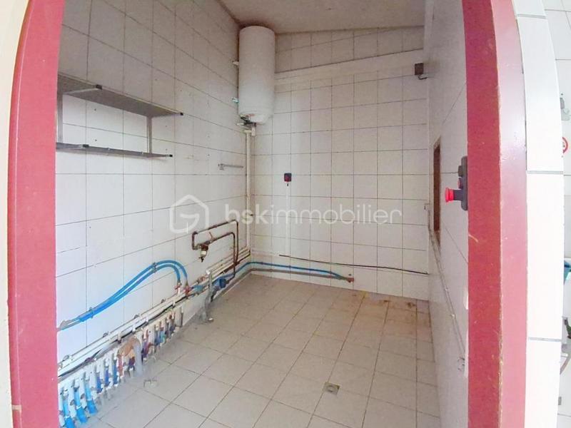 Local d'activité / Entrepôt - 200 m² - 3 pièces