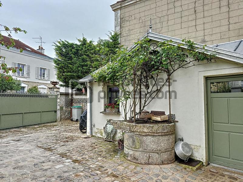 Propriété - 266 m² - 11 pièces