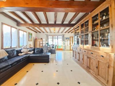 Pavillon - 218 m² - 9 pièces