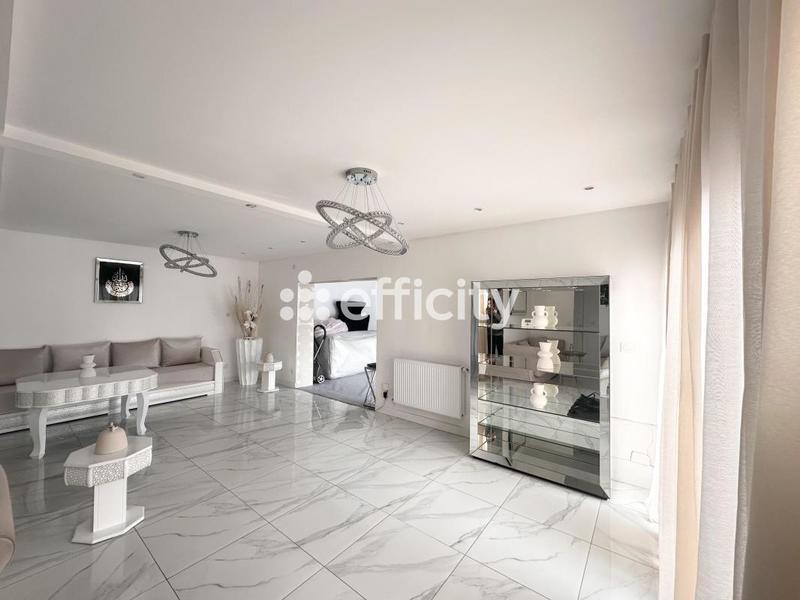 Maison - 180 m² - 5 pièces