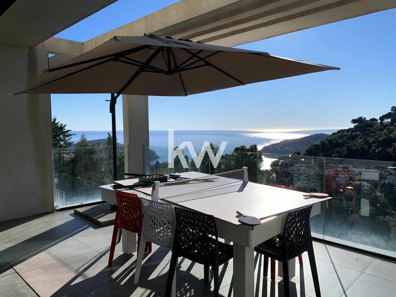 Maison - 216 m² - 6 pièces