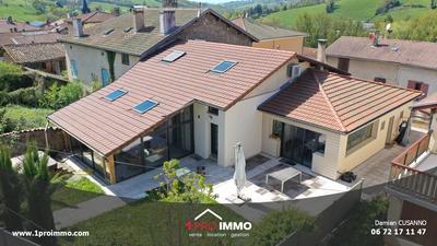 Maison - 270 m² - 8 pièces