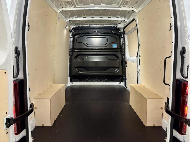 Renault Master IV L2h2 2.0 Dci 150 3t5 Red